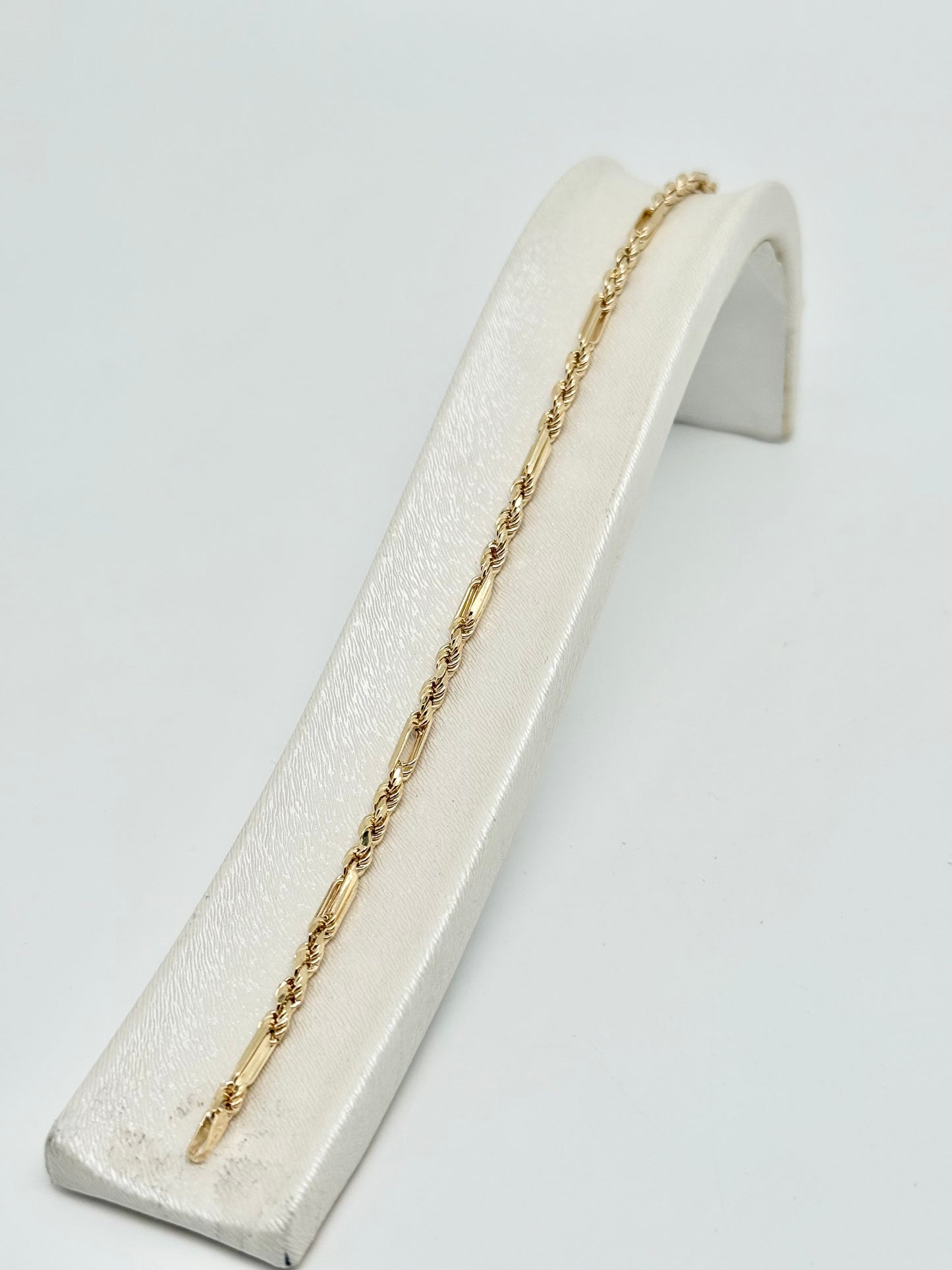 Yellow gold bracelet, fine model
