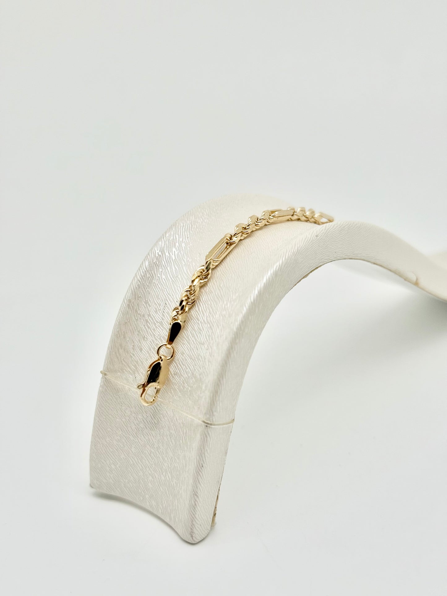 Yellow gold bracelet, fine model