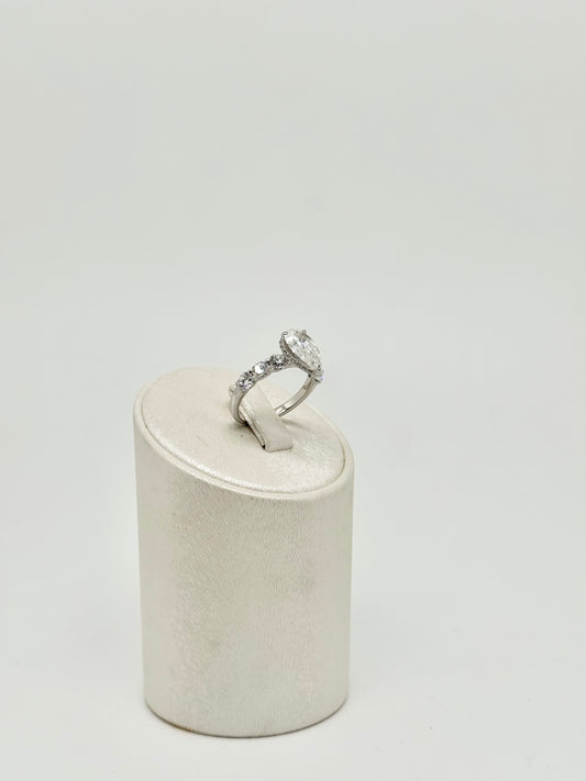 2.00ct pear-cut diamond ring 