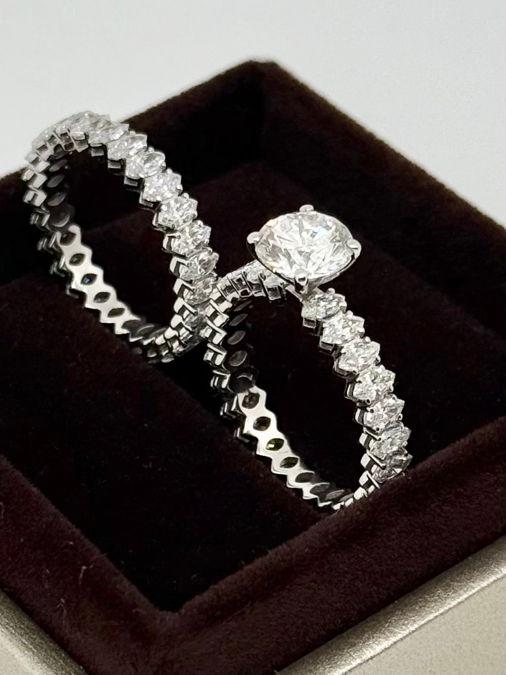 Duo ring met ronde briljant en marquise slijpvorm 