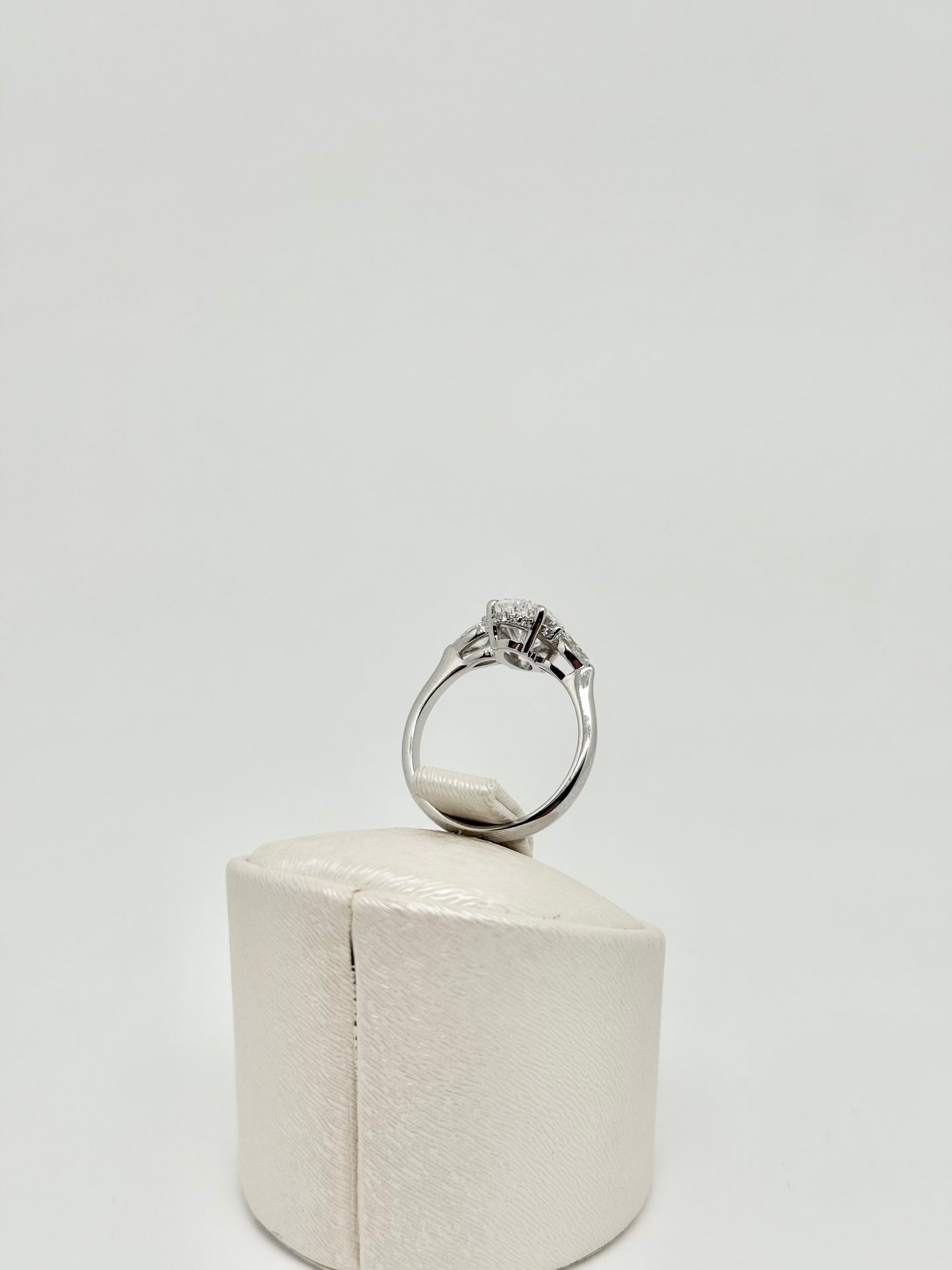 Ovaal geslepen ring 2.02ct