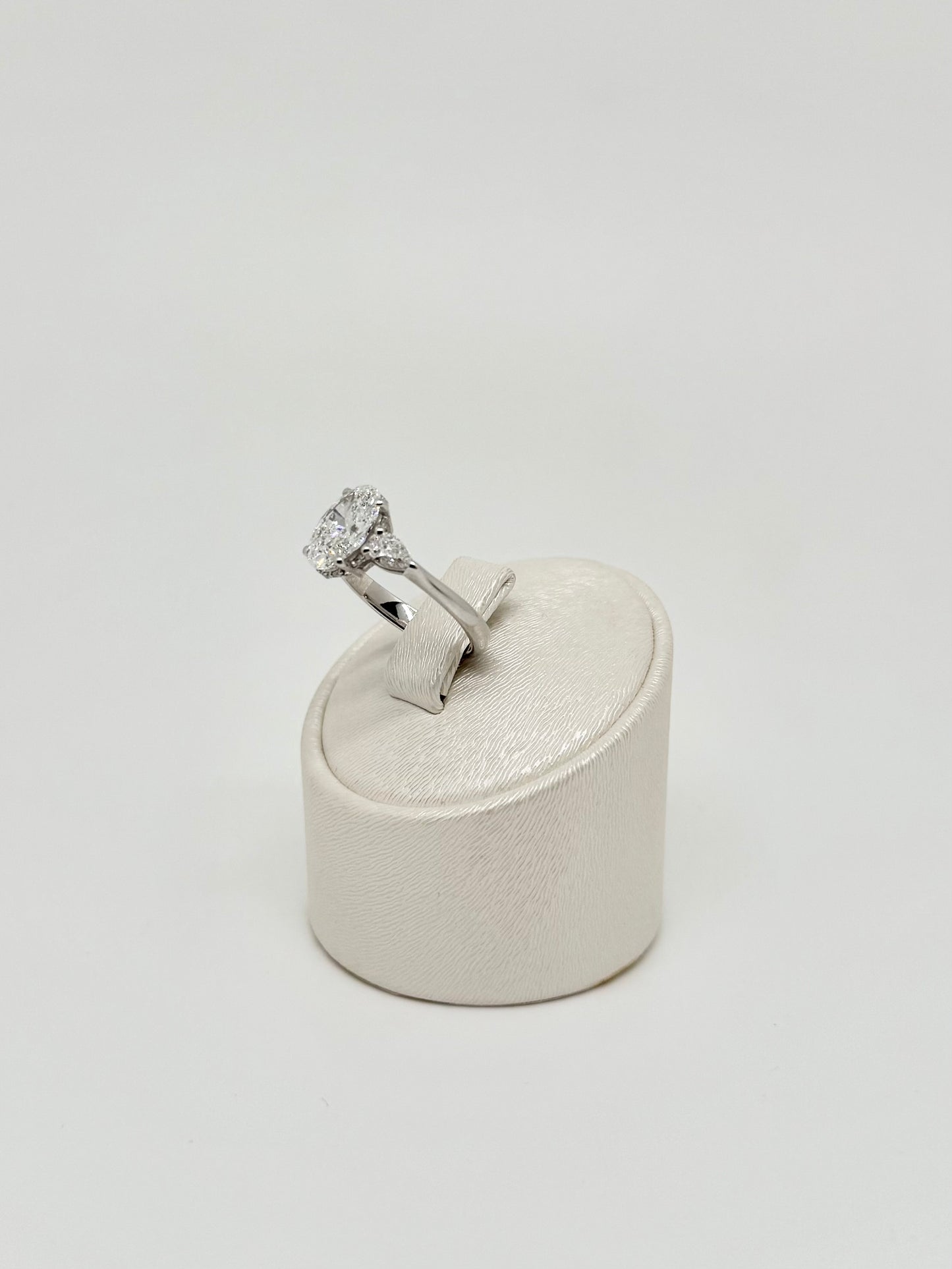 Ovaal geslepen ring 2.02ct