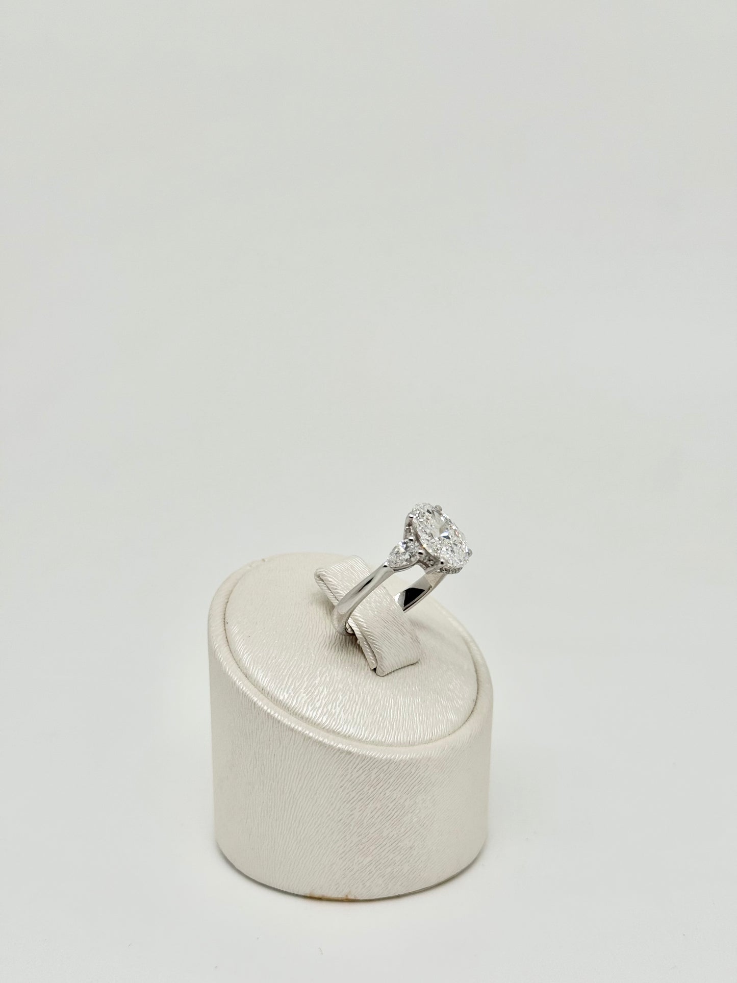 Ovaal geslepen ring 2.02ct