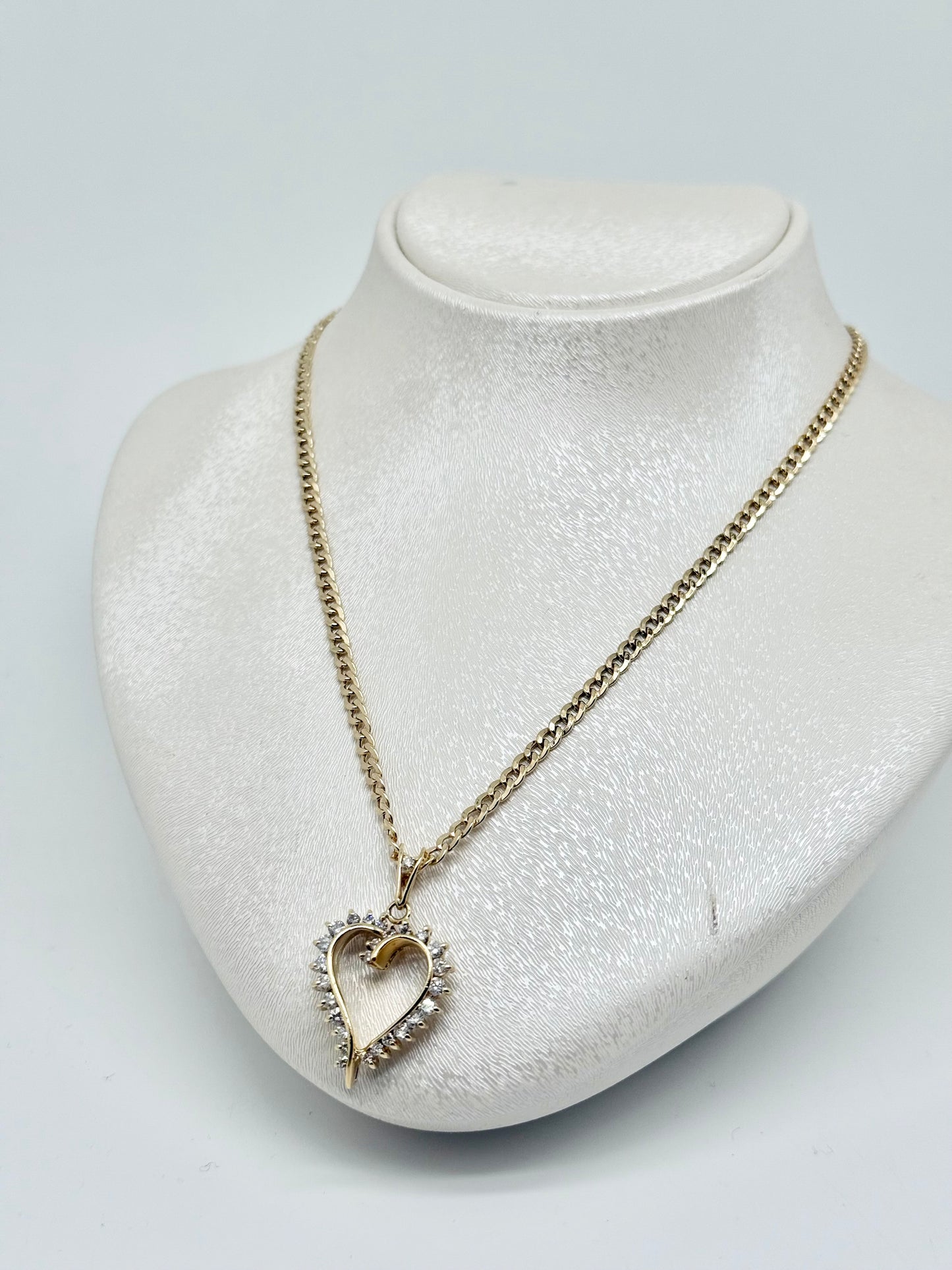18k/750 gold chain heart