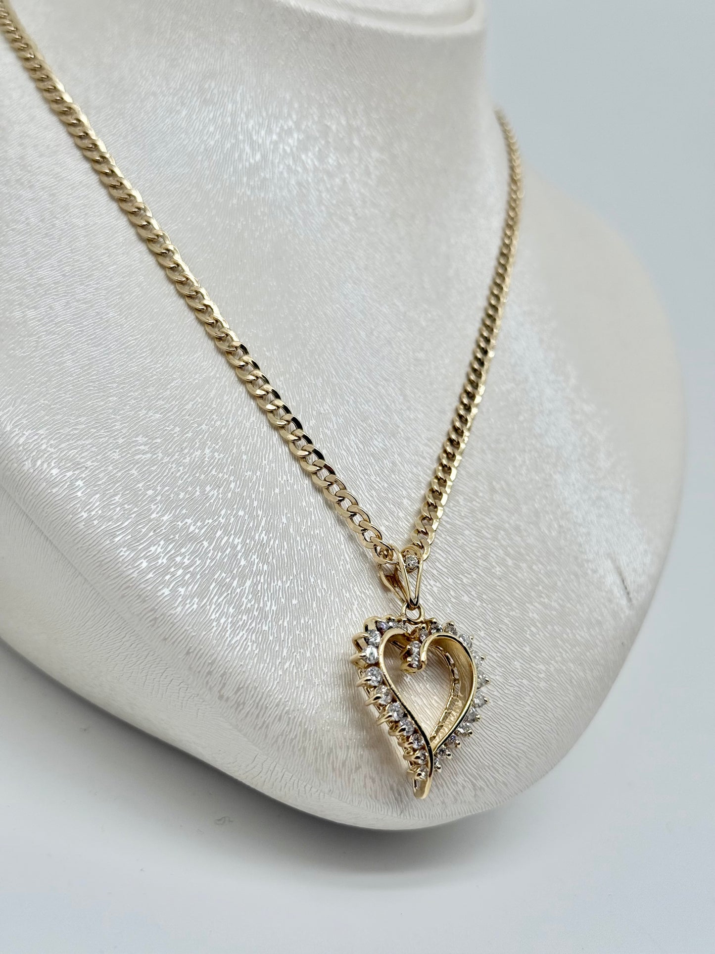 18k/750 gold chain heart