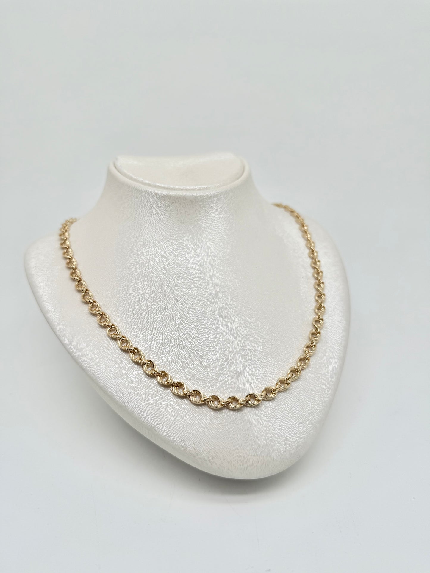 18-carat/750 yellow gold necklace