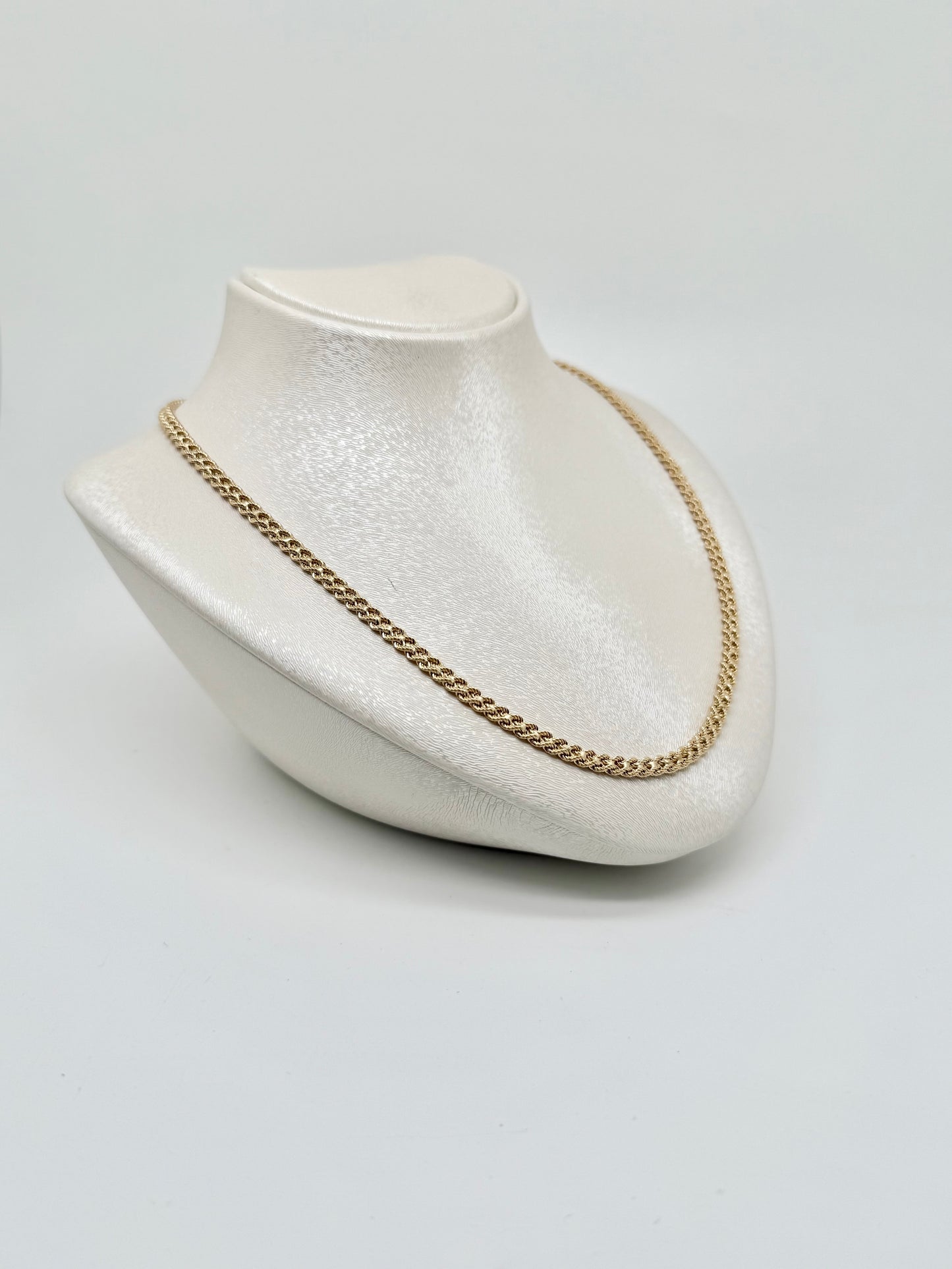 Yellow gold necklace, delicate model, 18 carats/750,