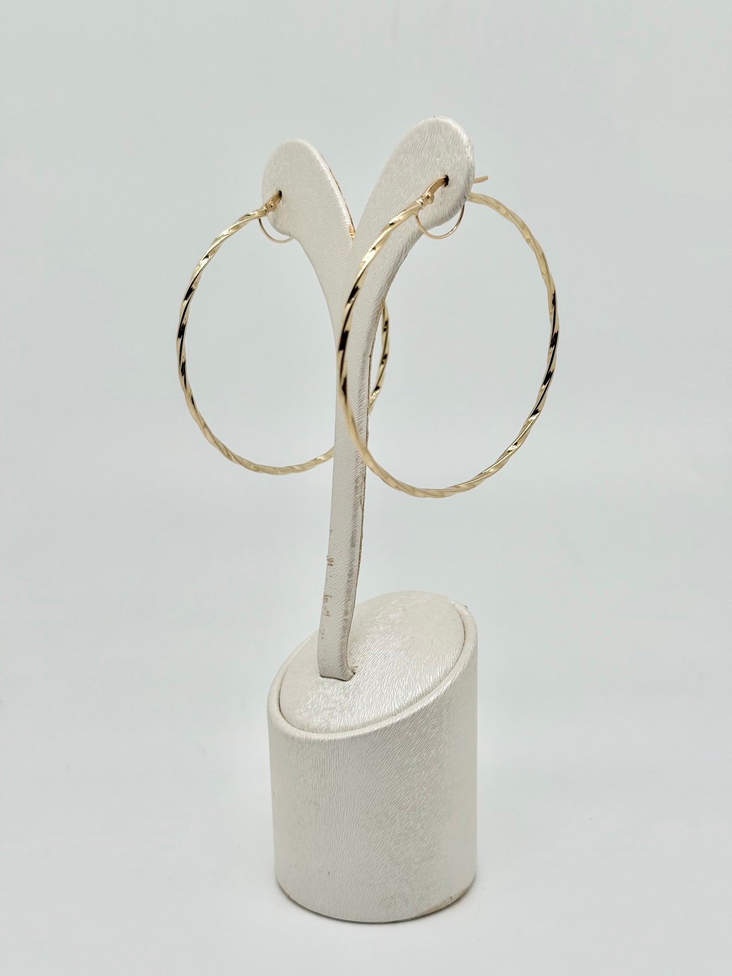 Large yellow gold hoop earrings, 18 carats/750, 2.60 g