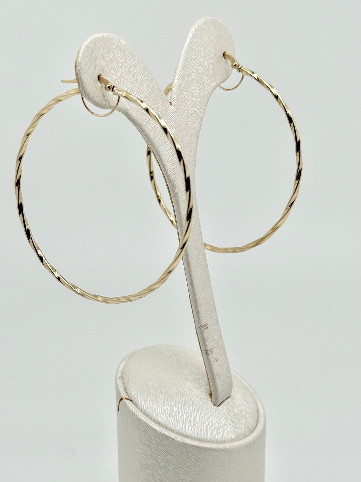 Large yellow gold hoop earrings, 18 carats/750, 2.60 g