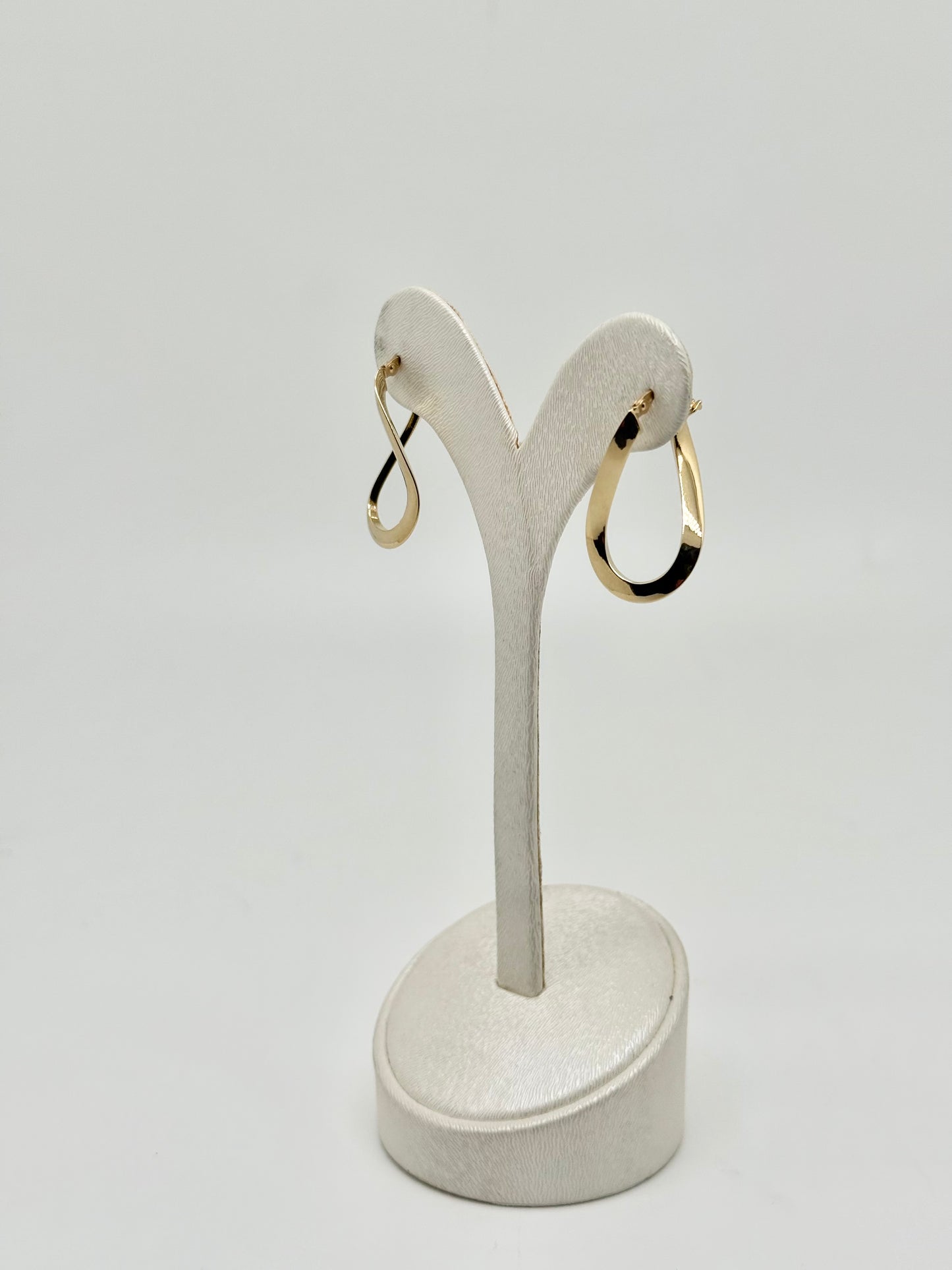 Yellow gold earrings, 18k/750, 1.56 g