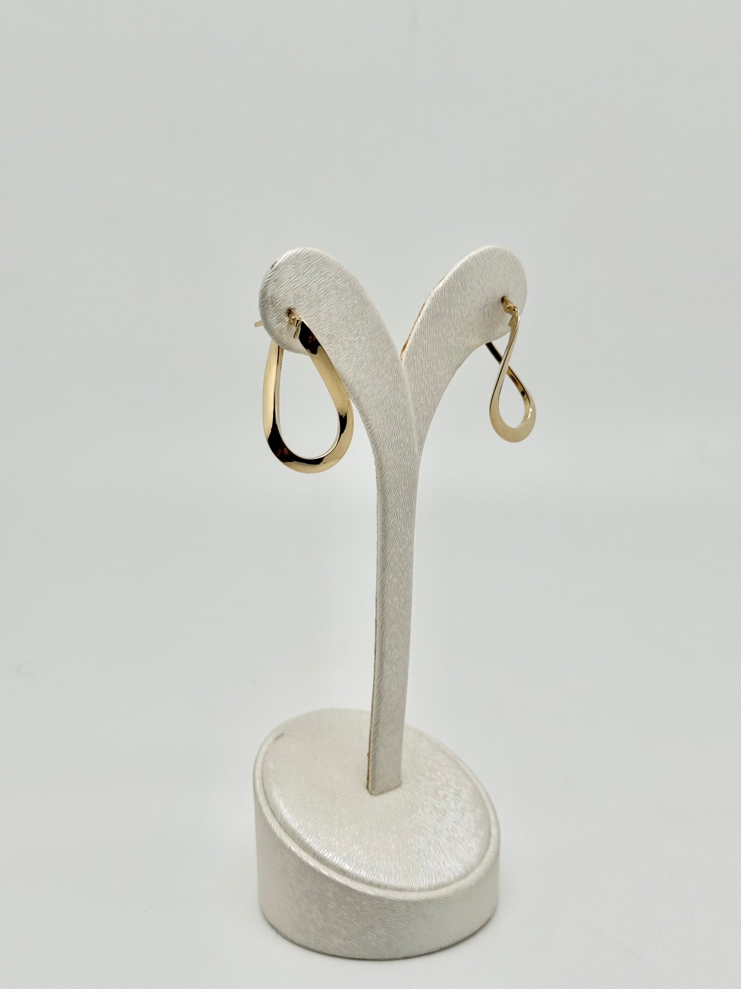 Yellow gold earrings, 18k/750, 1.56 g