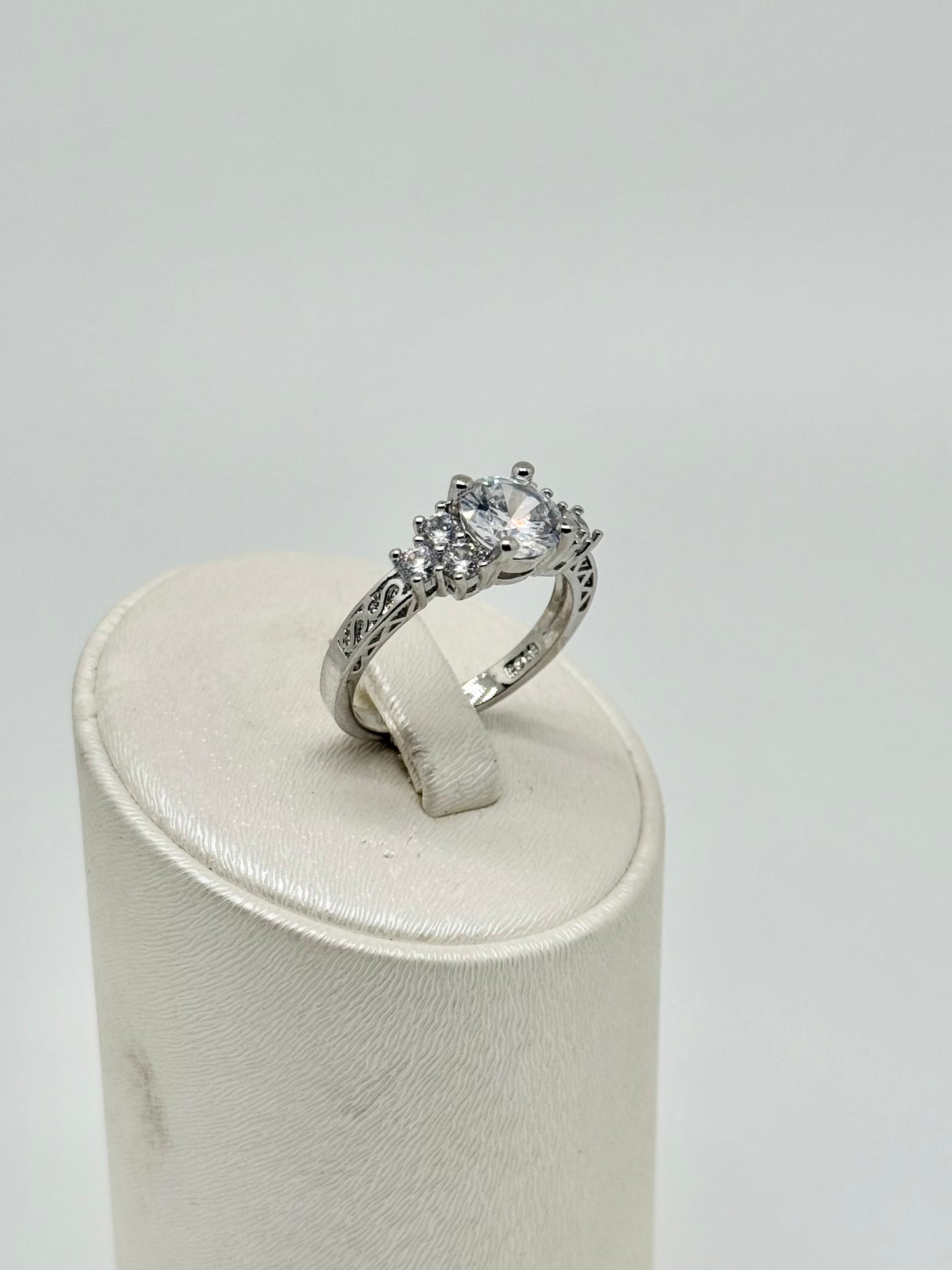 925 sterling silver ring, set with cubic zirconia, rhodium-plated silver, 4.34 g