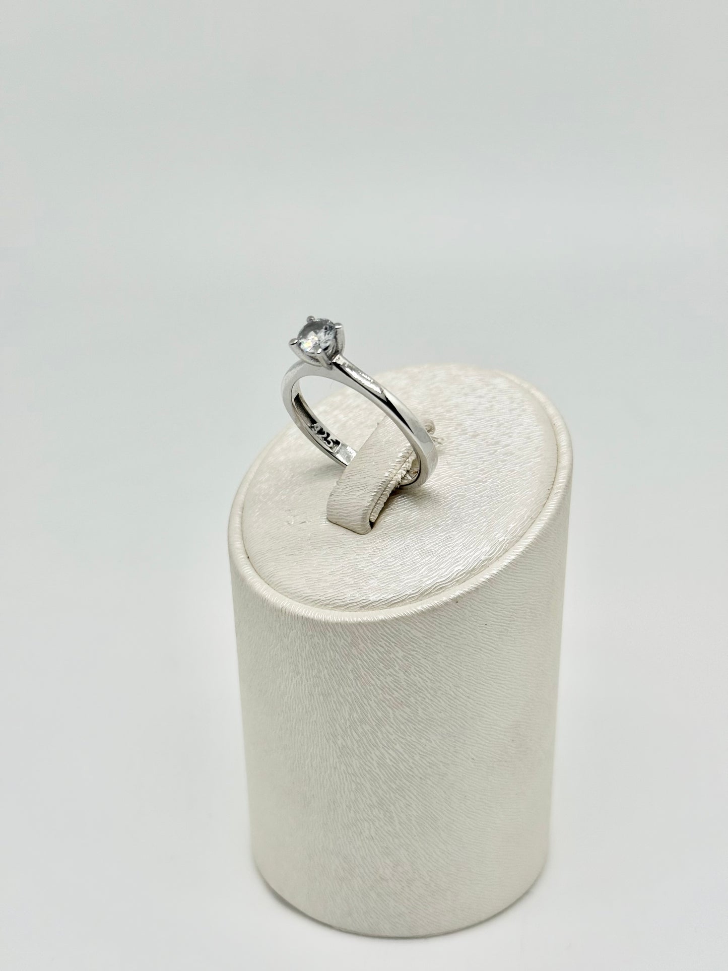 925 sterling silver ring, set with cubic zirconia, rhodium-plated silver, 3.18g