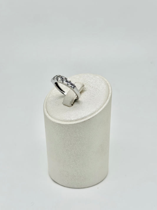 Ring van 925 sterlingzilver, bezet met zirkonia, gerhodineerd zilver, 2,91 g