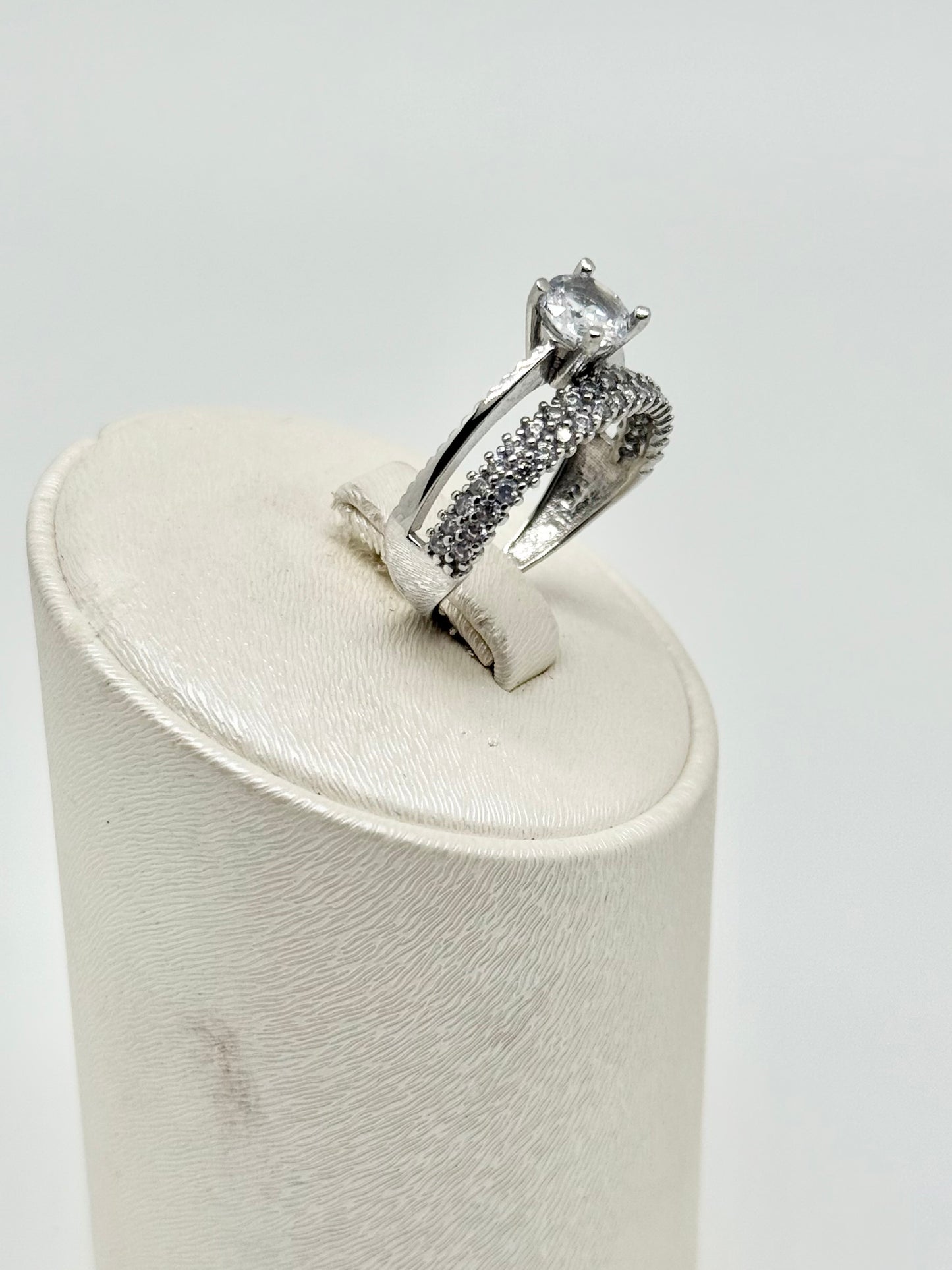 925 sterling silver ring, set with cubic zirconia, rhodium-plated silver, 3.80g