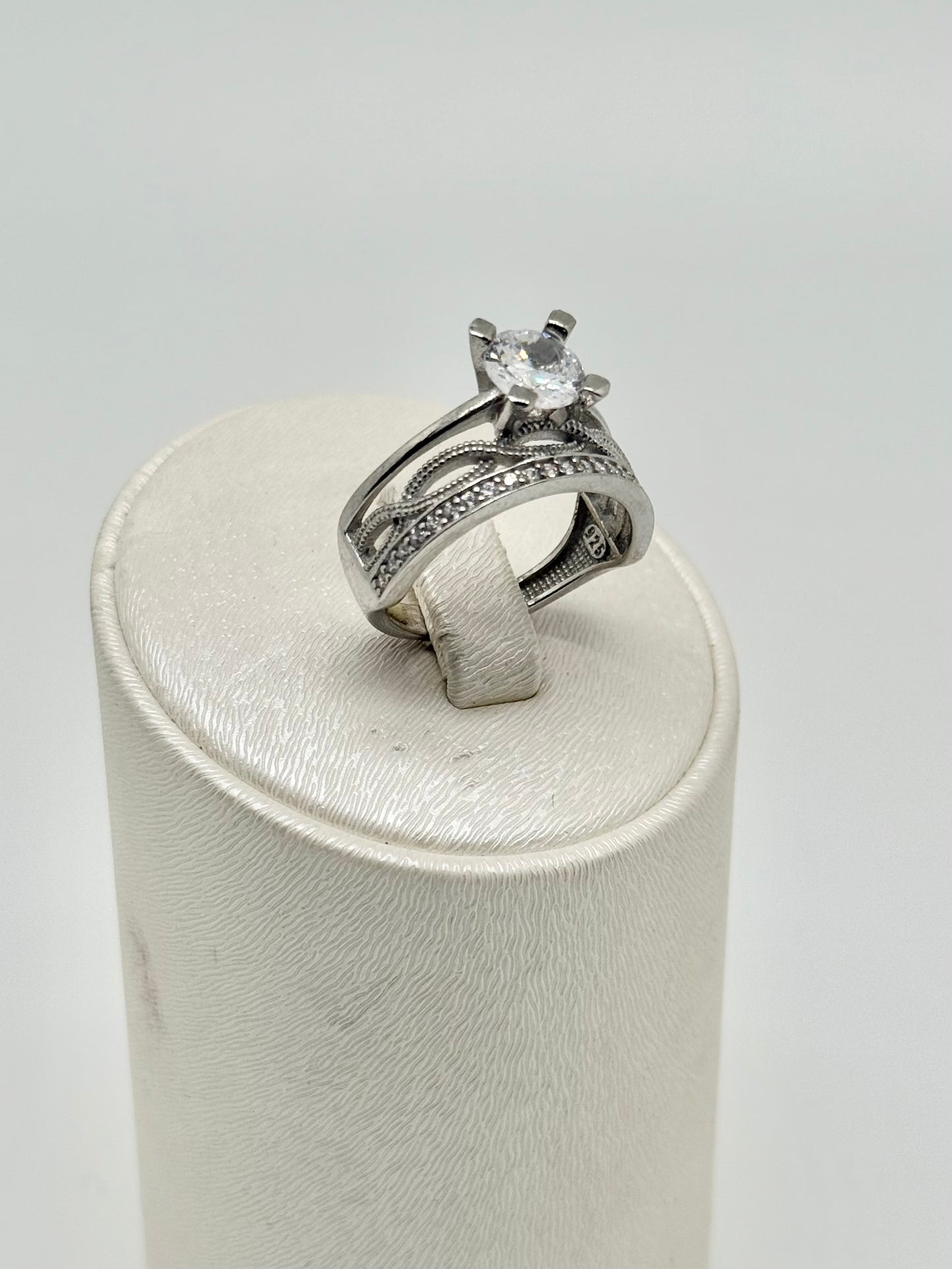 925 sterling silver ring, set with cubic zirconia, rhodium-plated silver, 4.30g