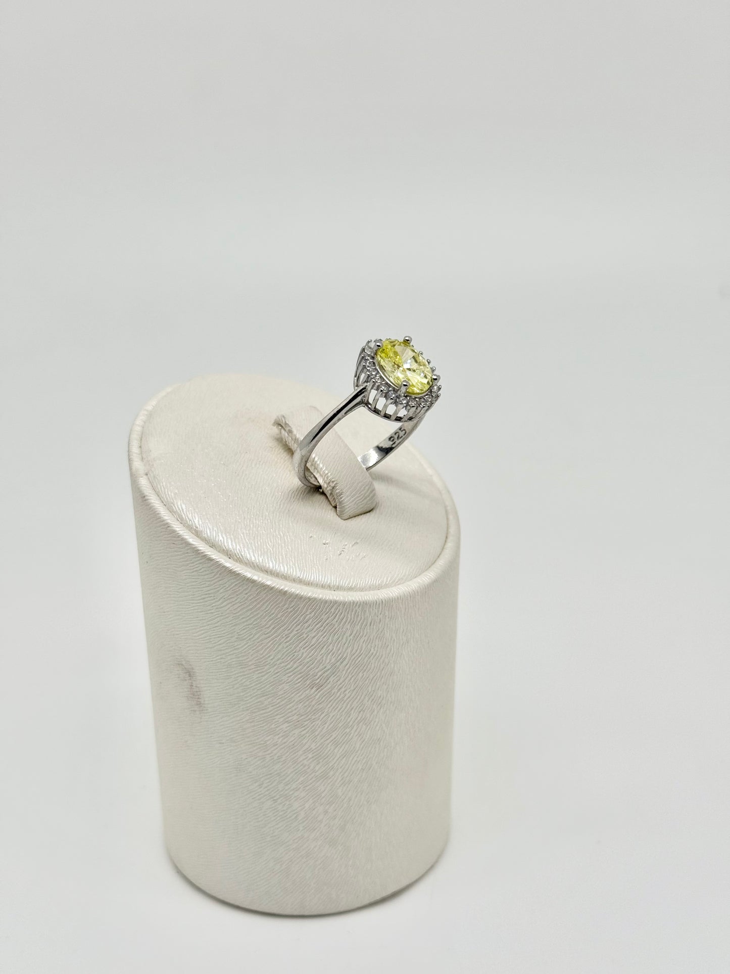 Ring van 925 sterlingzilver, bezet met zirkonia, gerhodineerd zilver, 3,12 g