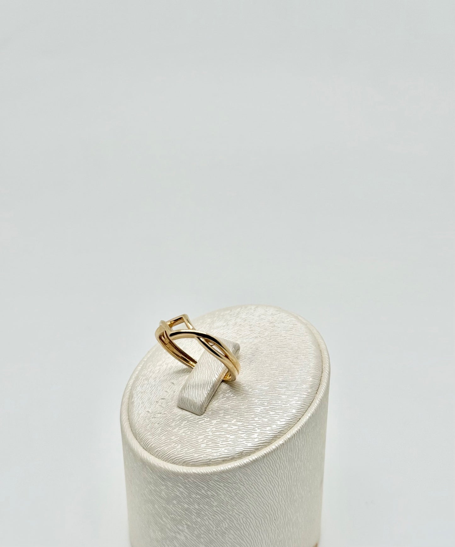 Yellow gold ring