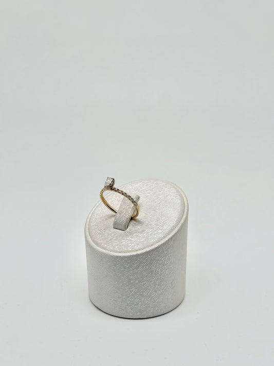 Pear brilliant diamond ring