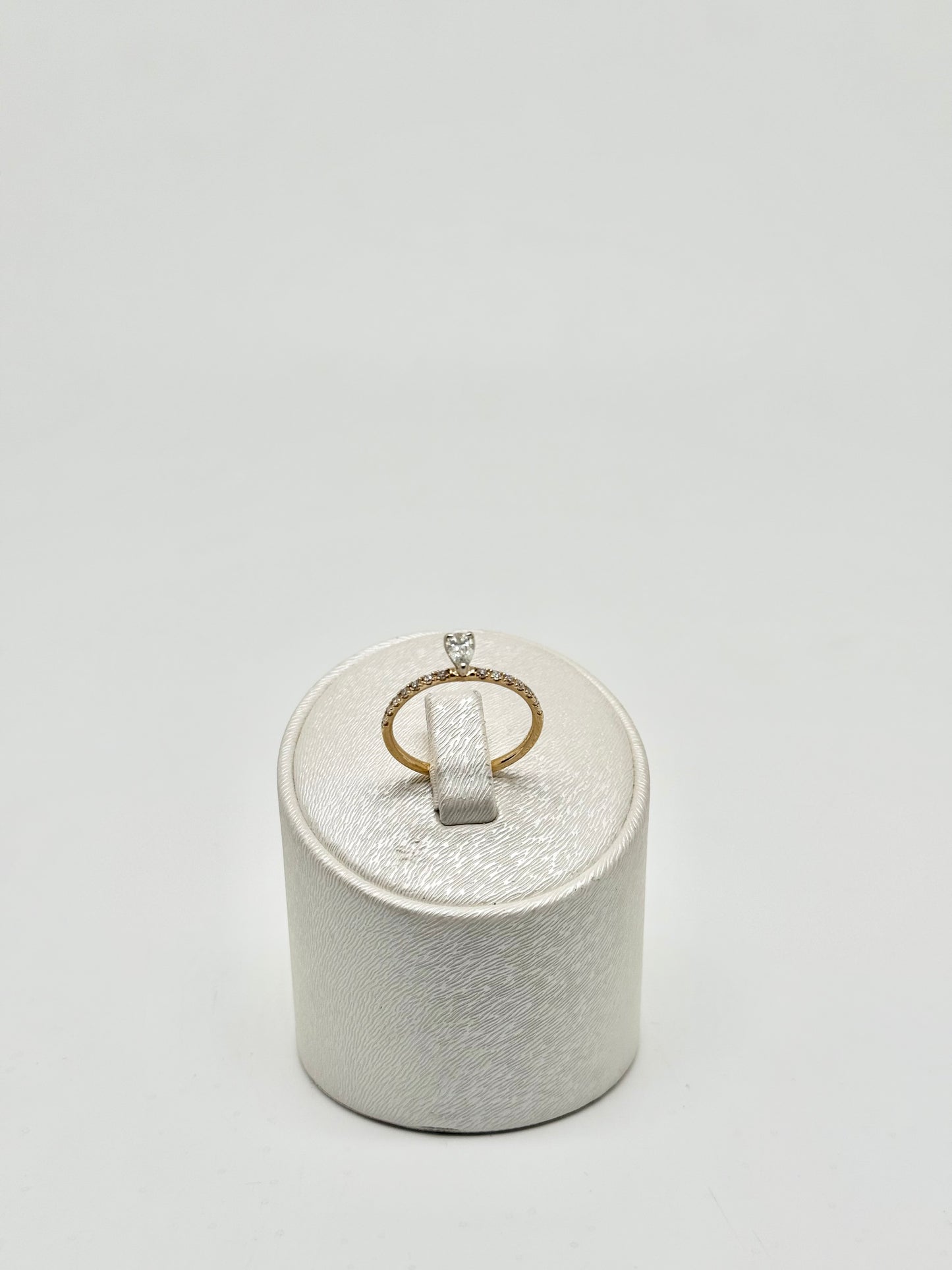 Bague diamant ' pear brilliant '