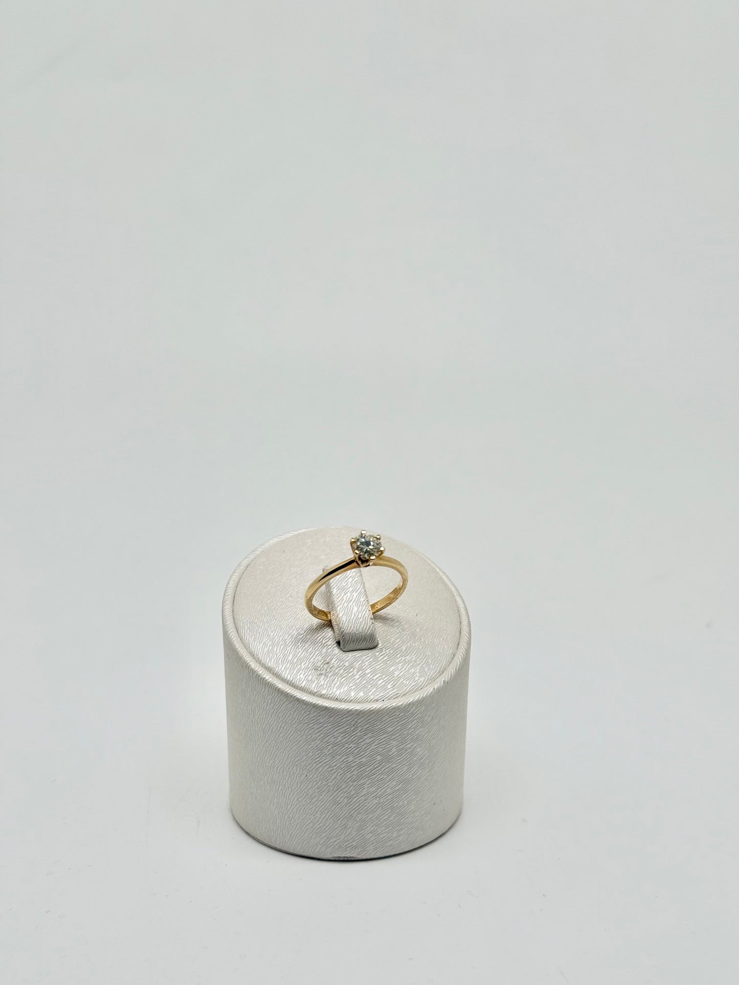 Bague or jaune diamant naturel