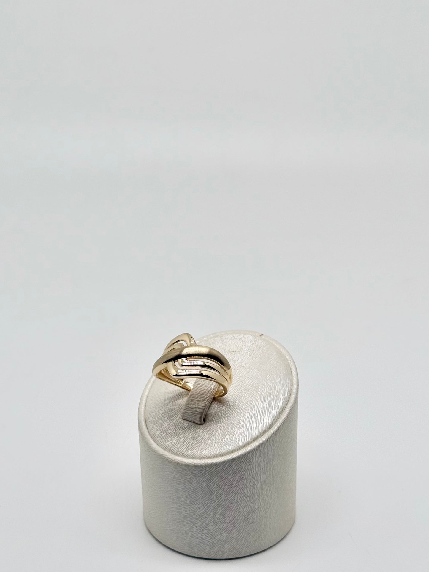 Yellow gold ring 3.58g