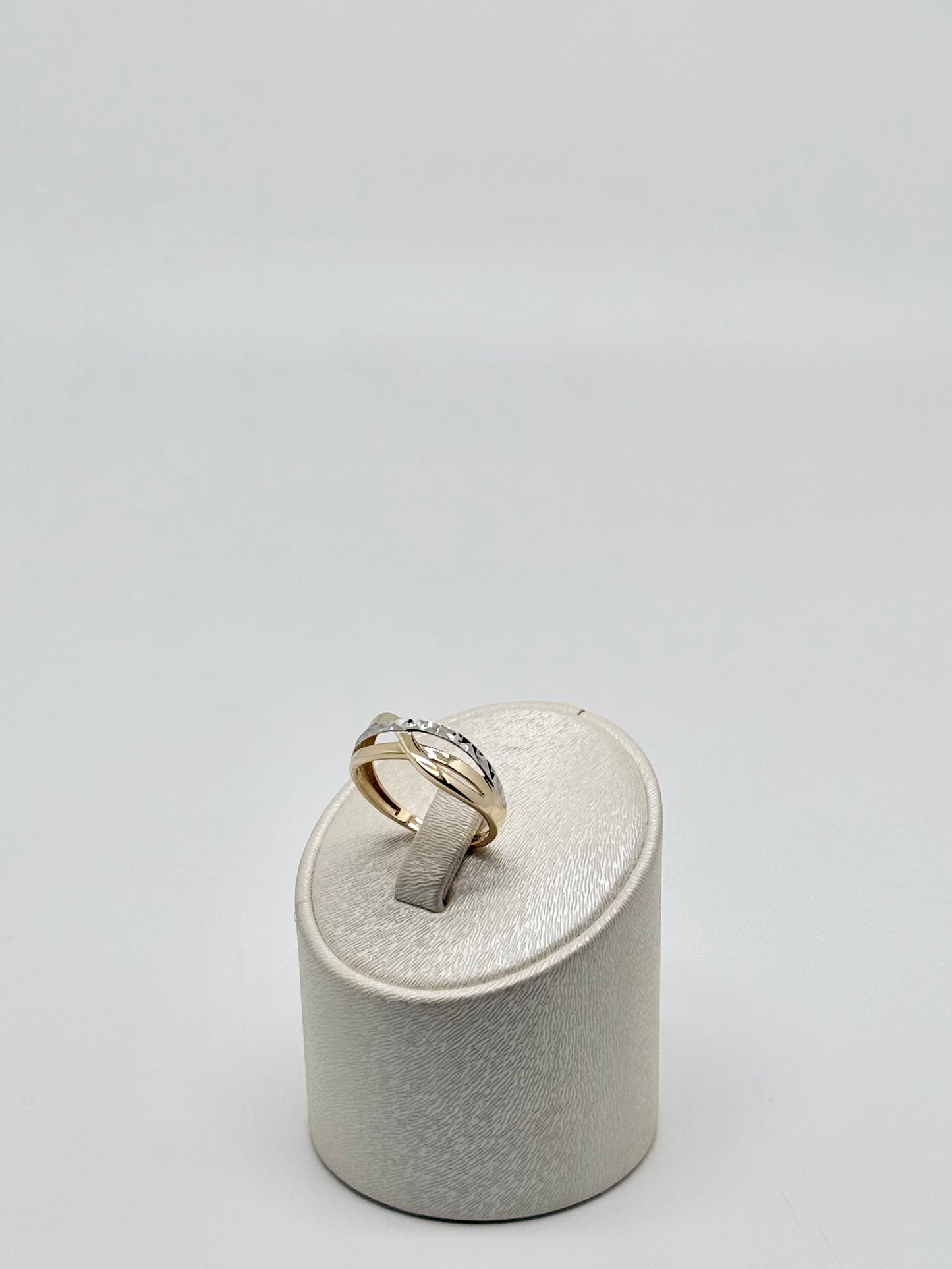 Yellow gold ring 2.54g