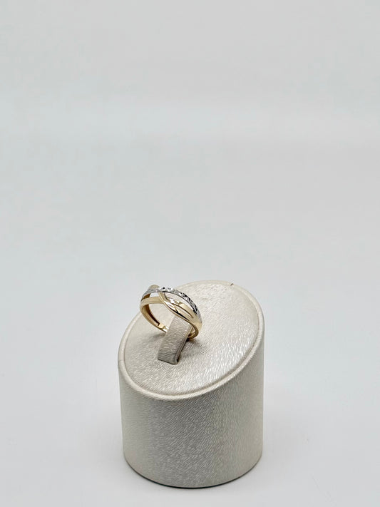 Yellow gold ring 2.54g