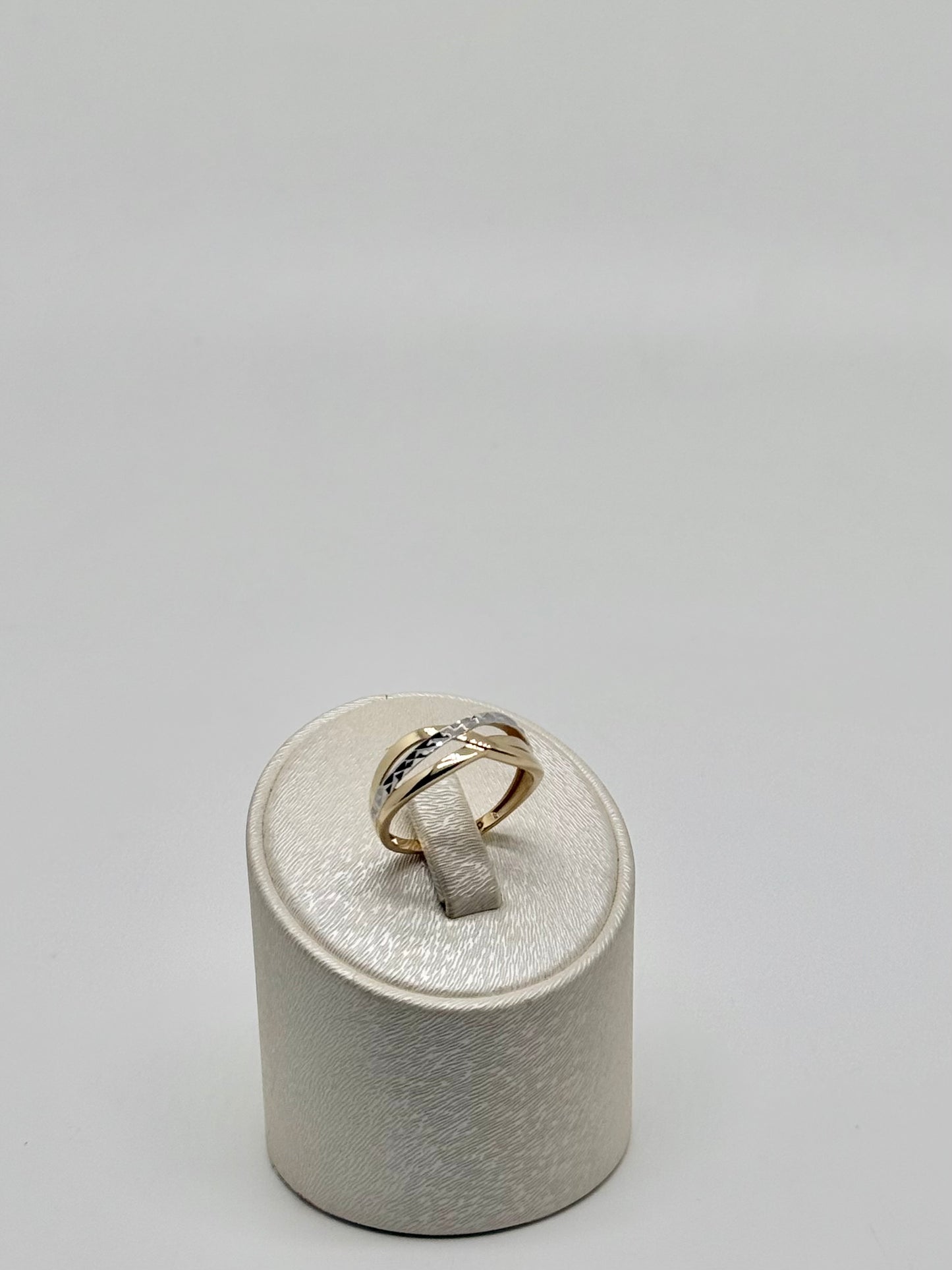 Yellow gold ring 2.54g