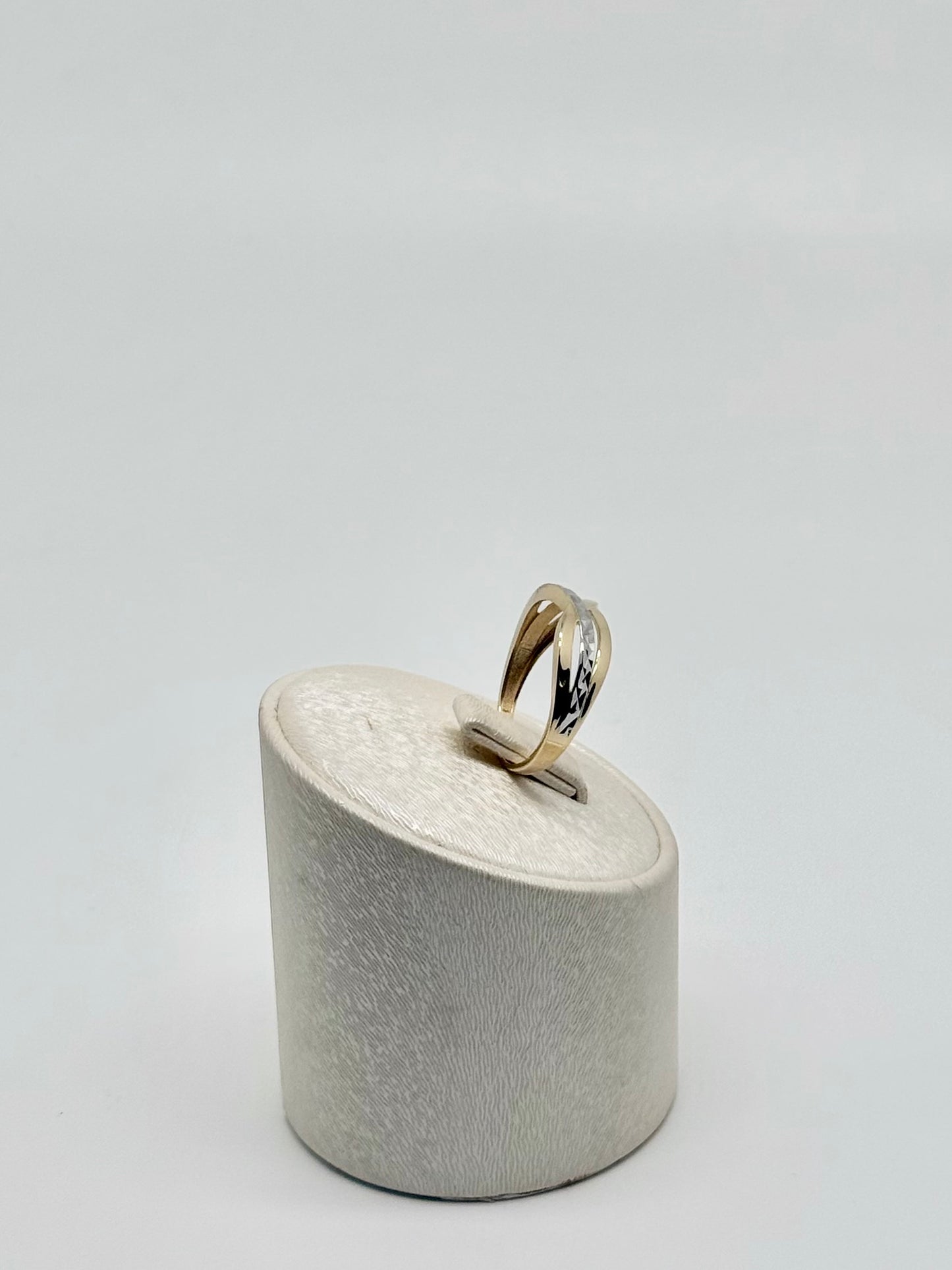 Yellow gold ring 2.54g