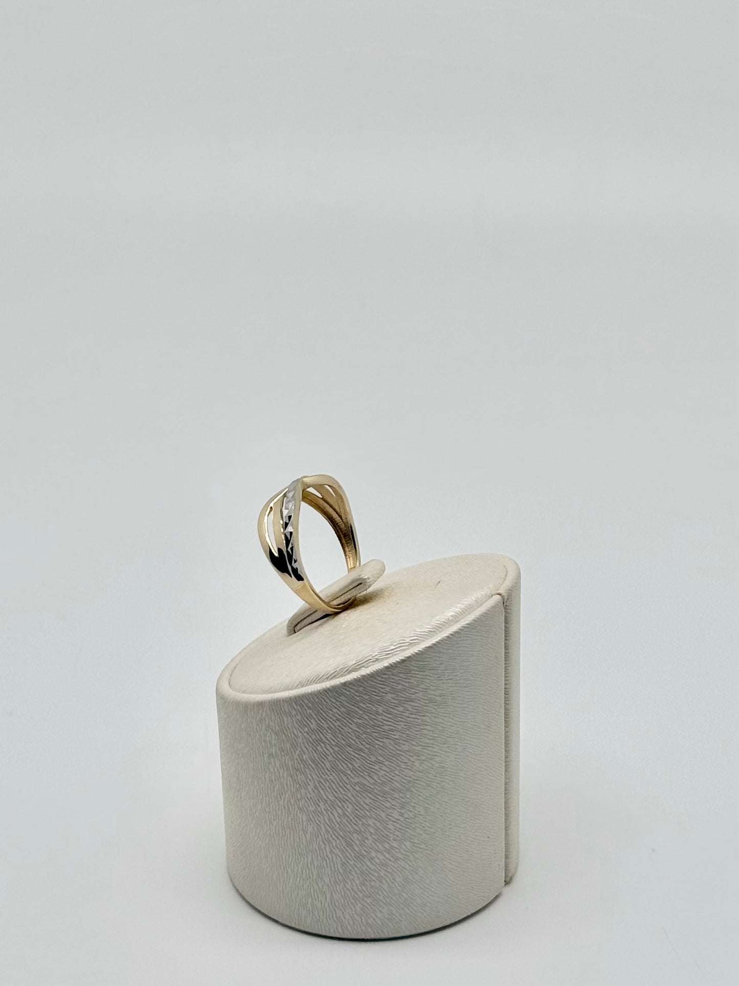 Yellow gold ring 2.54g