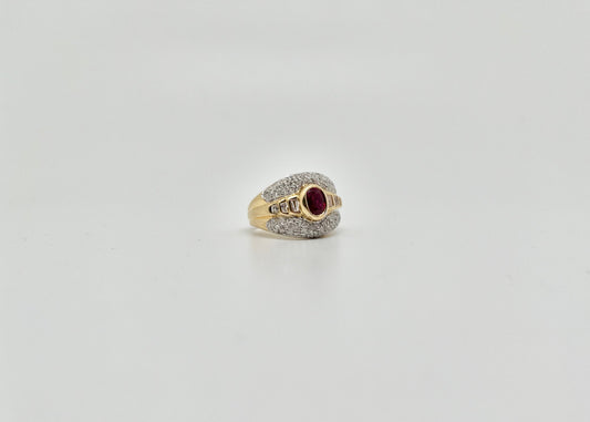 Ring van geelgoud met diamant en robijn