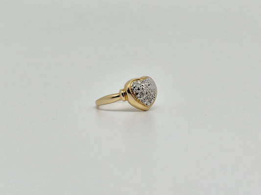 Geelgouden ring met hartmotief