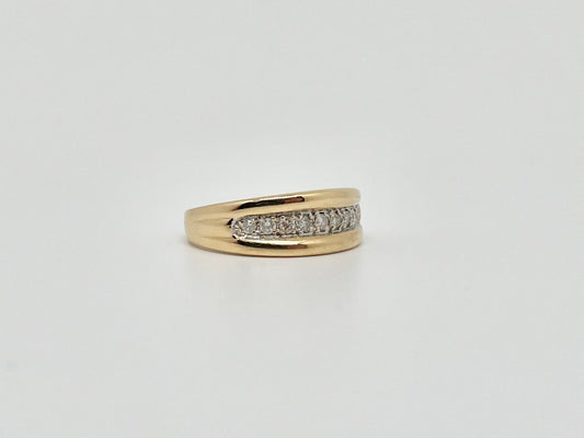 Geelgouden ring met natuurlijke diamanten