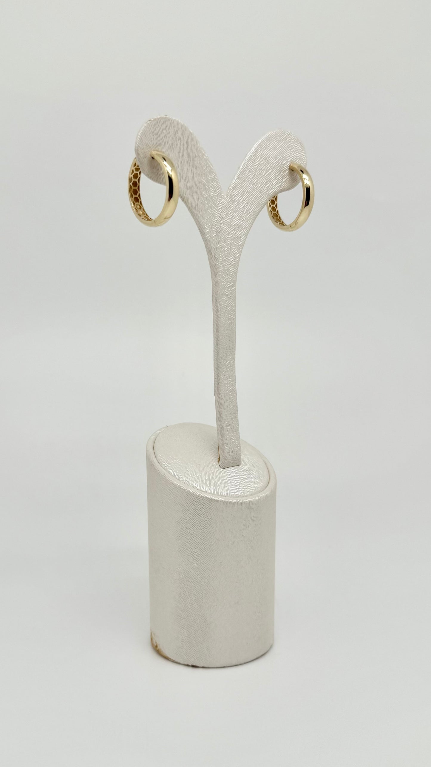 Yellow gold earrings