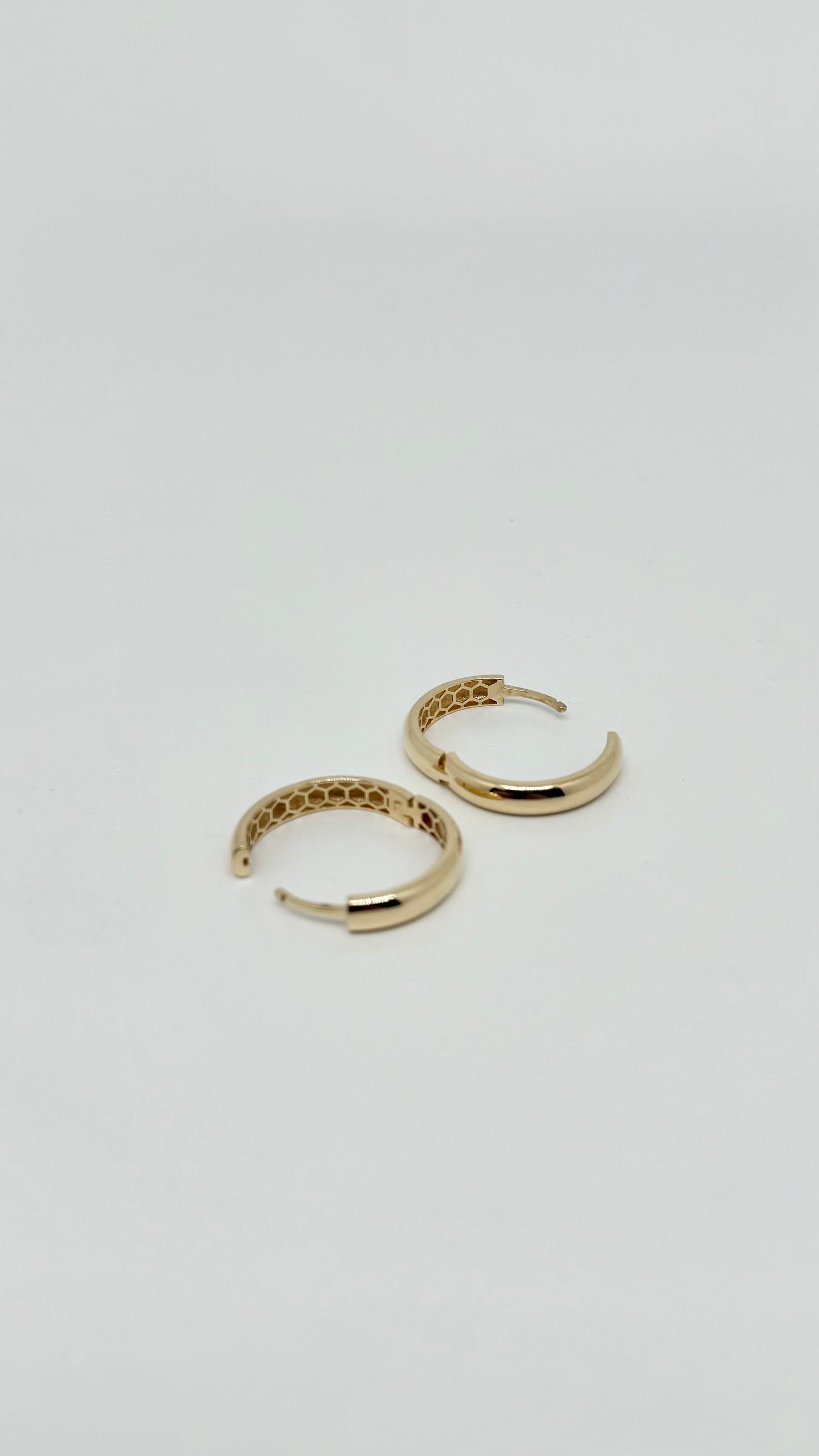 Yellow gold earrings