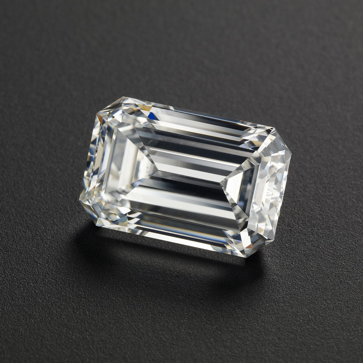 Bague coupe émeraude